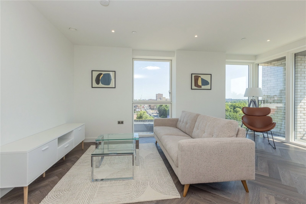 3 bedrooms apartments/flats for sale in Henshaw Parade, The Hyde, London - NW9 view 4