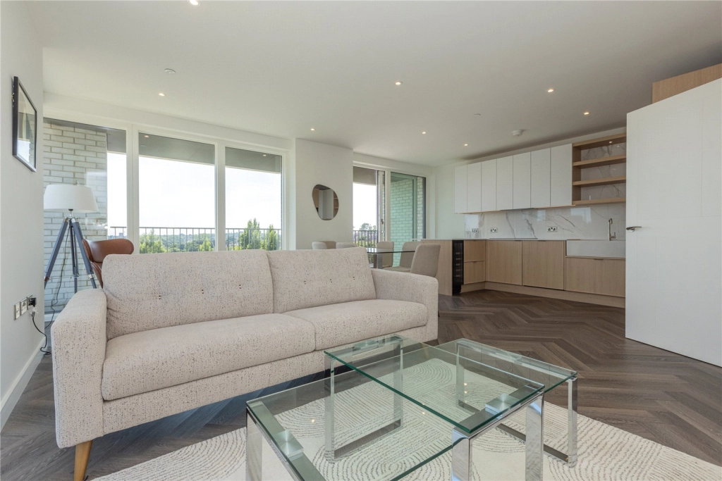 3 bedrooms apartments/flats for sale in Henshaw Parade, The Hyde, London - NW9 view 5