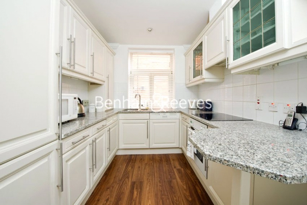 3 bedrooms apartments/flats for sale in Bracknell Gardens, London - NW3 view 3