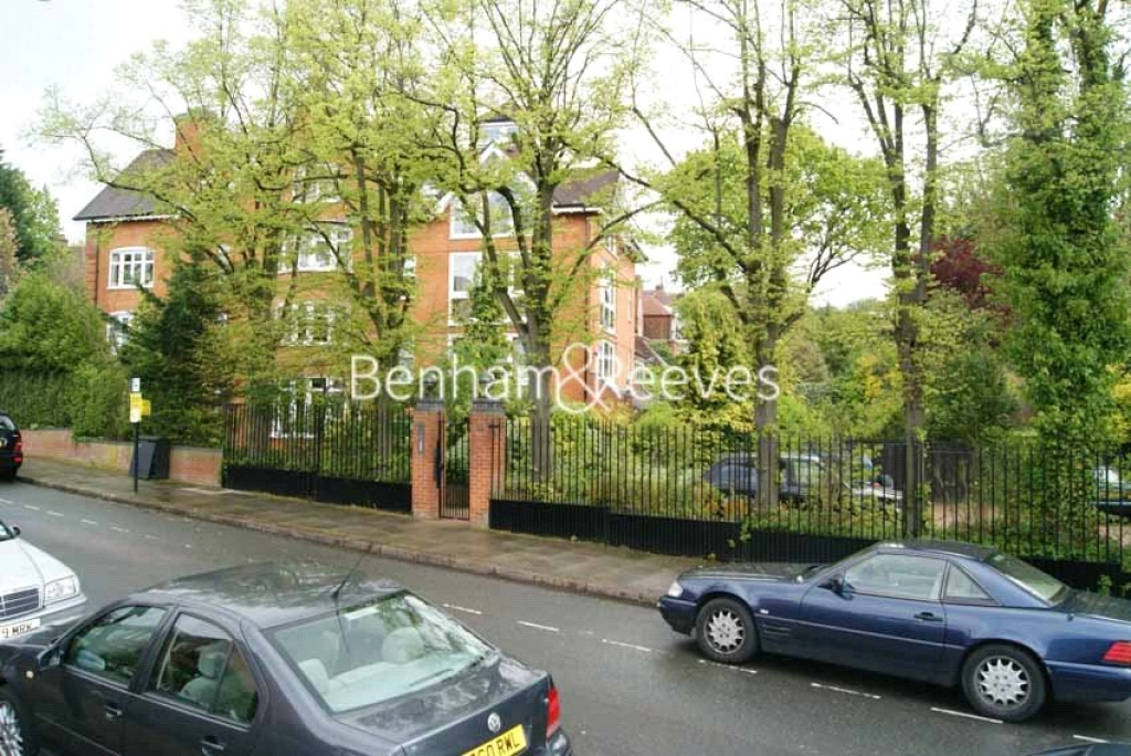 3 bedrooms apartments/flats for sale in Bracknell Gardens, London - NW3 view 12