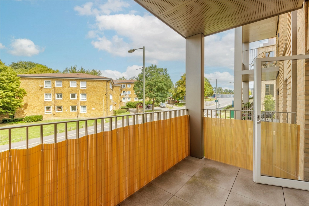 1 bedroom apartments/flats for sale in Inglis Way, London - NW7 view 9