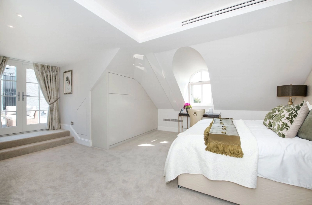 4 bedrooms apartments/flats for sale in Arkwright Road, London - NW3 view 11