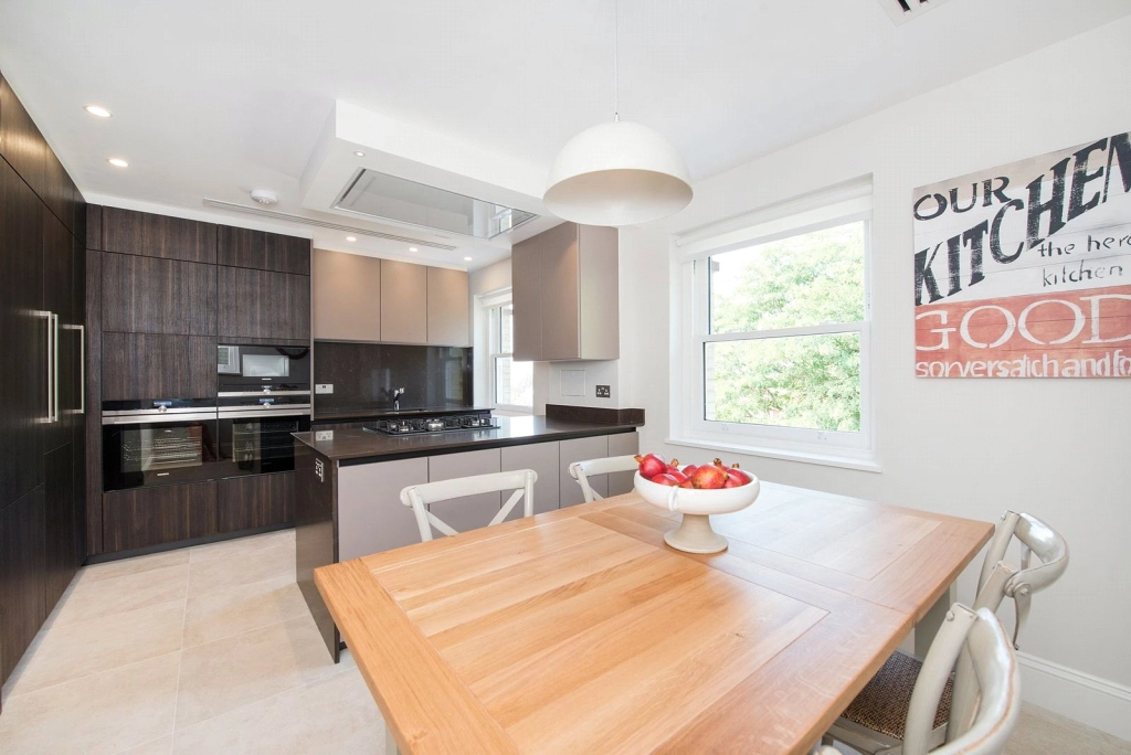 4 bedrooms apartments/flats for sale in Arkwright Road, London - NW3 view 5
