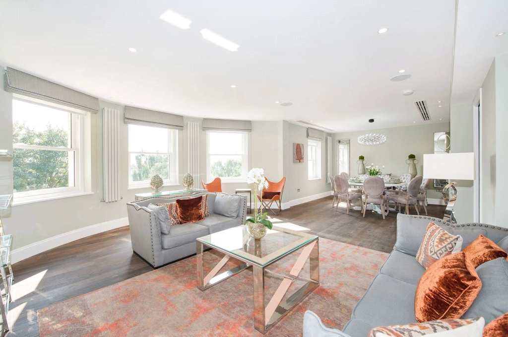 4 bedrooms apartments/flats for sale in Arkwright Road, London - NW3 view 2