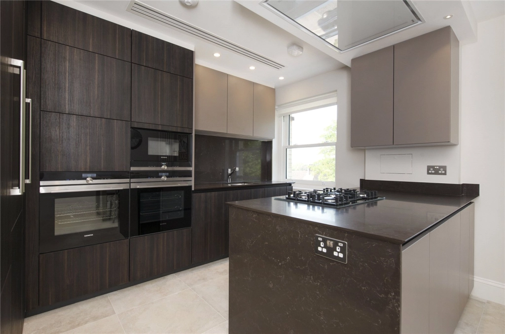 4 bedrooms apartments/flats for sale in Arkwright Road, London - NW3 view 4