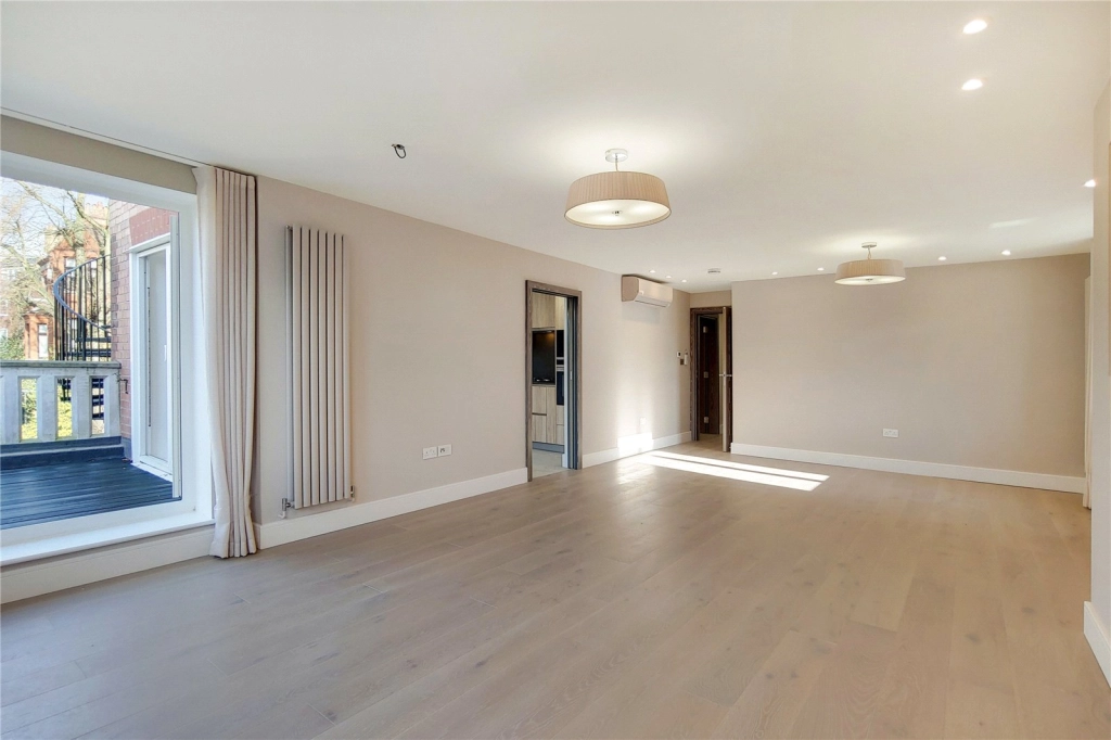 2 bedrooms apartments/flats for sale in Fitzjohns Avenue, London - NW3 view 5