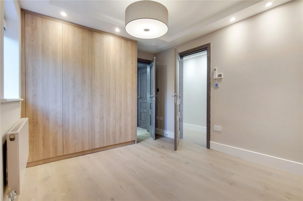 2 bedrooms apartments/flats for sale in Fitzjohns Avenue, London - NW3 view 10