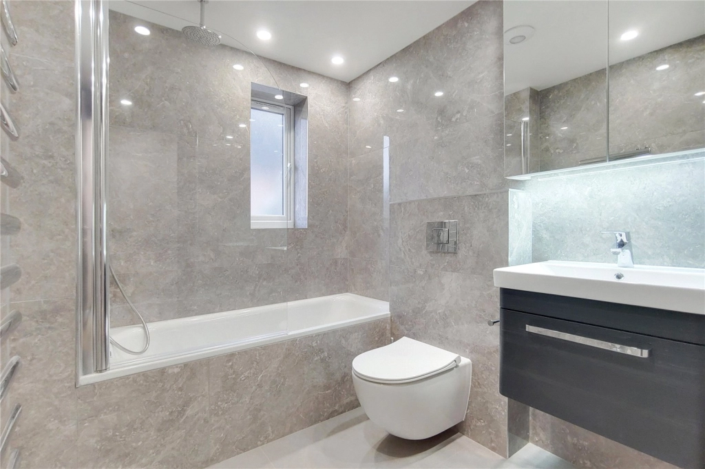 2 bedrooms apartments/flats for sale in Fitzjohns Avenue, London - NW3 view 13