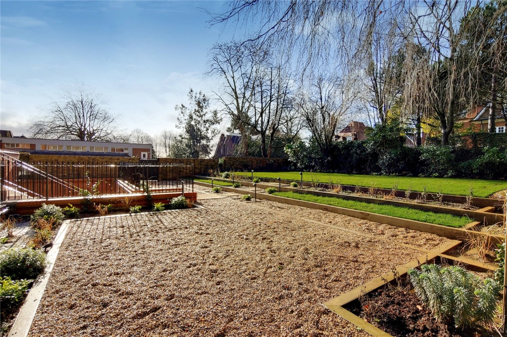 2 bedrooms apartments/flats for sale in Fitzjohns Avenue, London - NW3 view 19