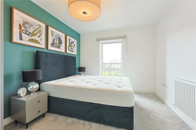 Toye Avenue, London - N20 view 8