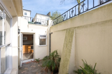Belsize Square, London - NW3 view 4