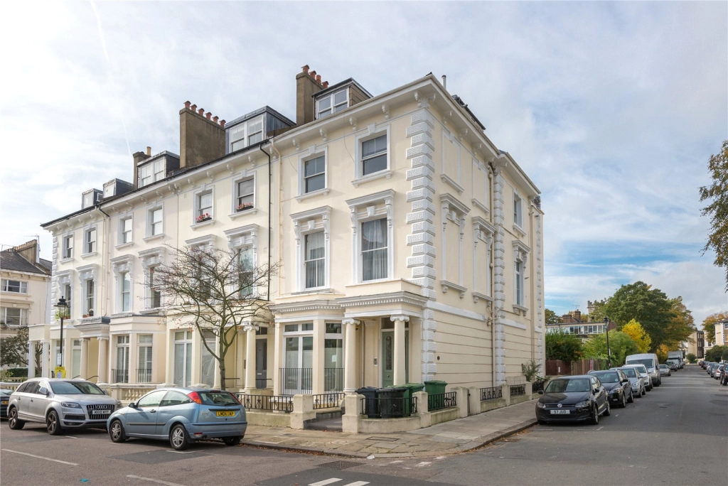 3 bedrooms apartments/flats for sale in Belsize Square, London - NW3 view 9