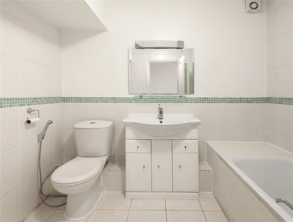 3 bedrooms apartments/flats for sale in Belsize Square, London - NW3 view 11