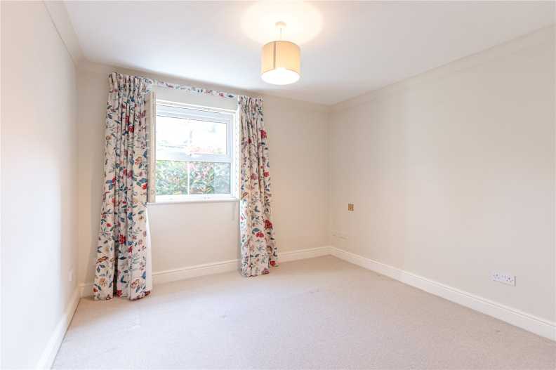 2 bedrooms apartments/flats to sale in Parkgate Mews, Highgate-image 4