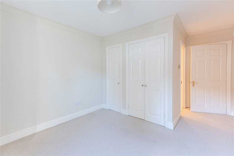 2 bedrooms apartments/flats to sale in Parkgate Mews, Highgate-image 8
