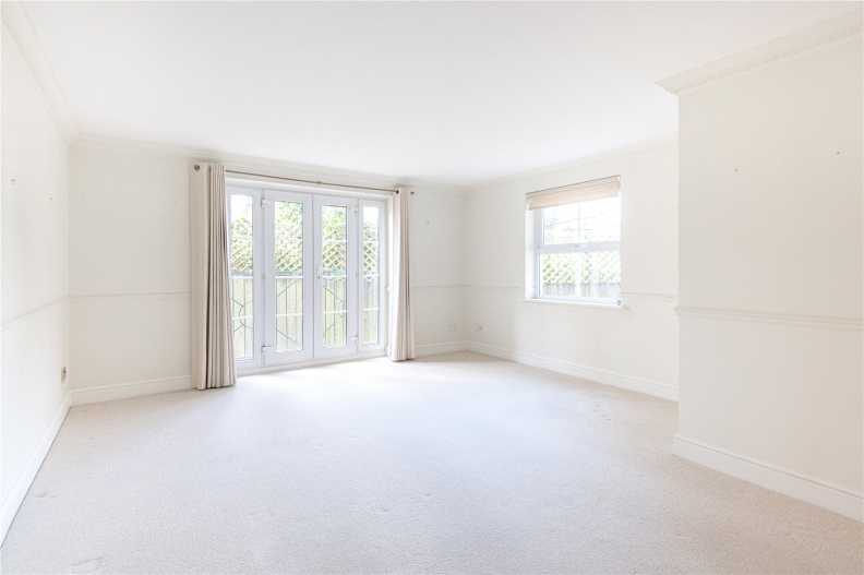 2 bedrooms apartments/flats to sale in Parkgate Mews, Highgate-image 2