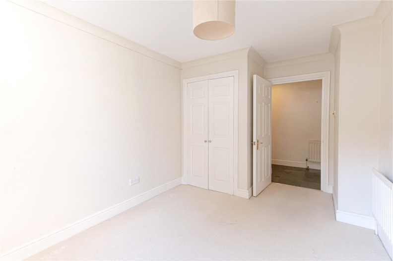 2 bedrooms apartments/flats to sale in Parkgate Mews, Highgate-image 10