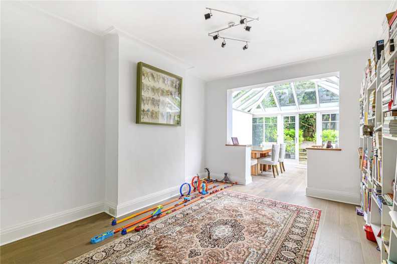 4 bedrooms houses to sale in Priory Gardens, Highgate-image 3