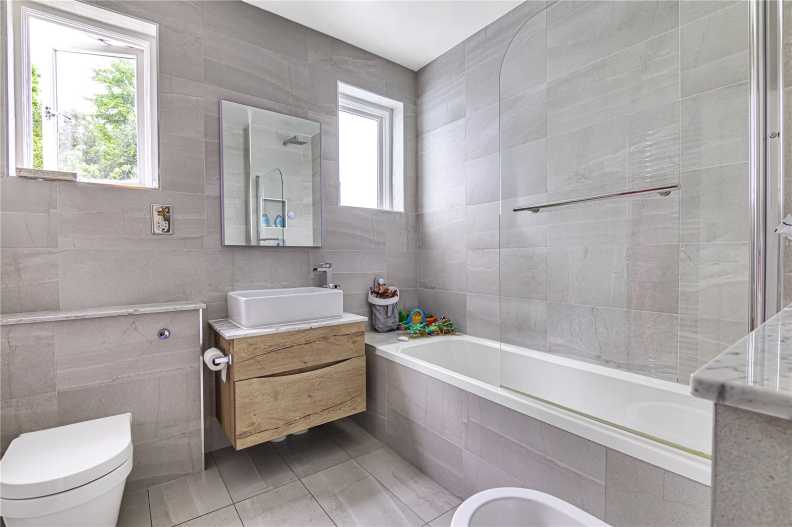 4 bedrooms houses to sale in Priory Gardens, Highgate-image 8