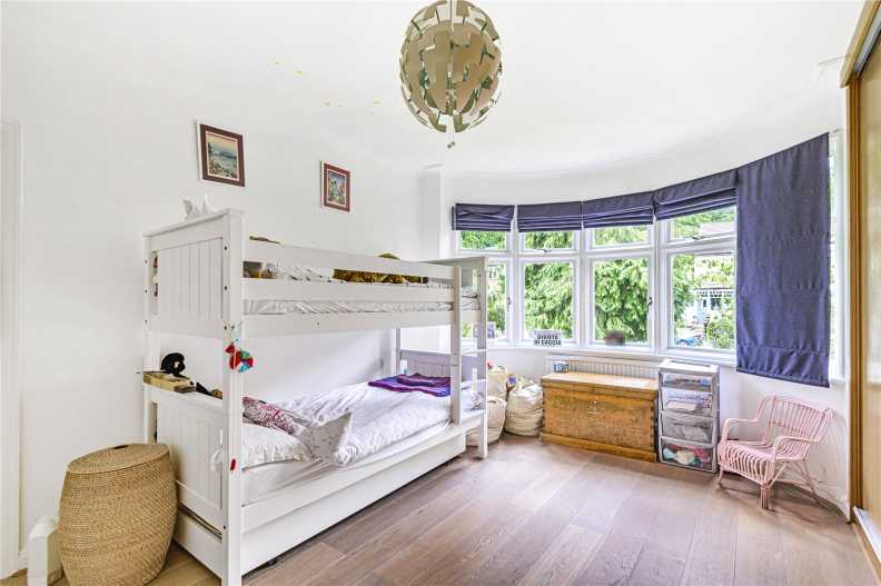 4 bedrooms houses to sale in Priory Gardens, Highgate-image 6