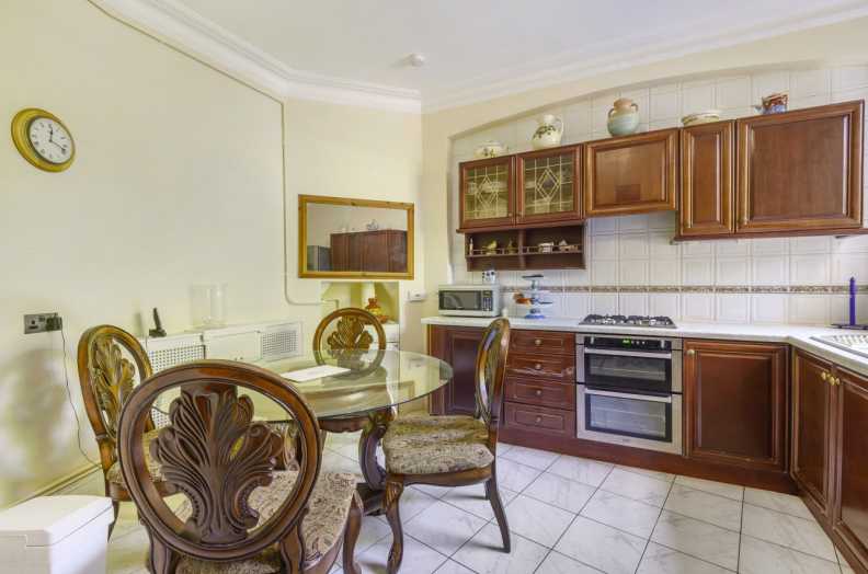 3 bedrooms apartments/flats to sale in Lissenden Mansions, Lissenden Gardens-image 4