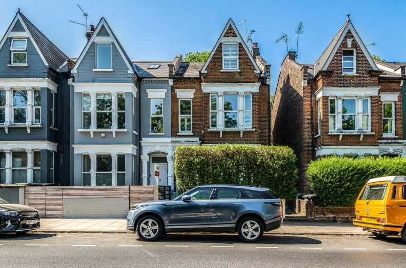 3 bedrooms apartments/flats to sale in Archway Road, Highgate-image 1