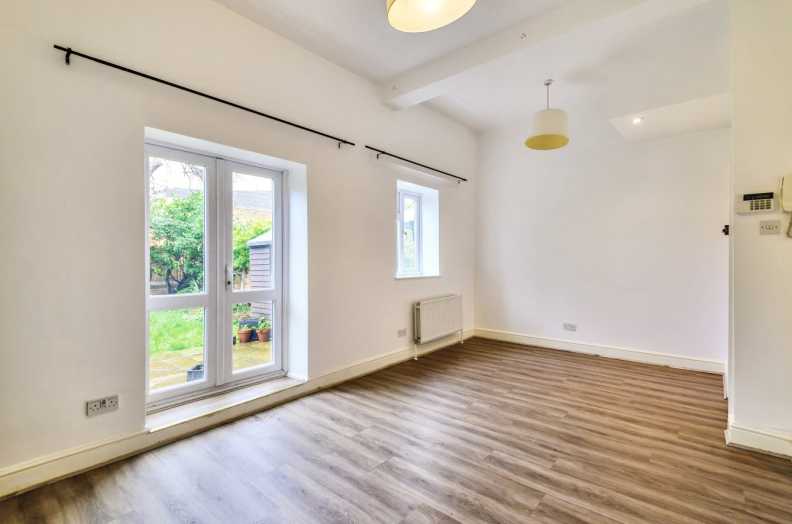 1 bedroom apartments/flats to sale in Bickerton Road, Archway-image 2