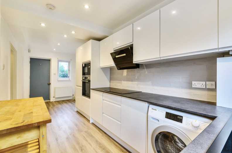 1 bedroom apartments/flats to sale in Bickerton Road, Archway-image 5