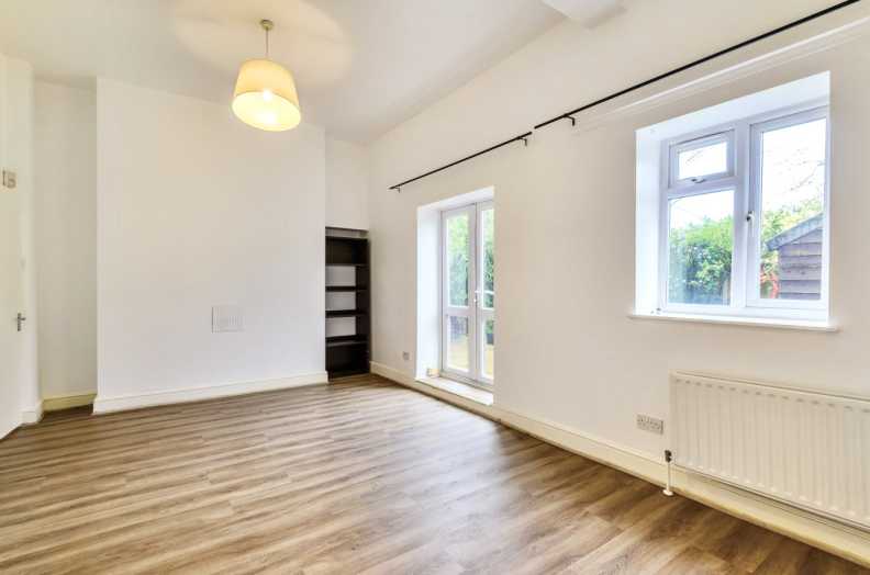 1 bedroom apartments/flats to sale in Bickerton Road, Archway-image 3