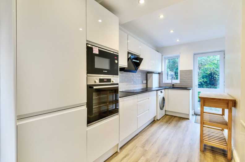 1 bedroom apartments/flats to sale in Bickerton Road, Archway-image 3