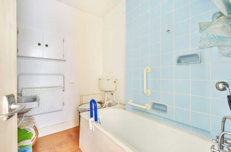 1 bedroom apartments/flats to sale in Highgate West Hill, Highgate-image 8