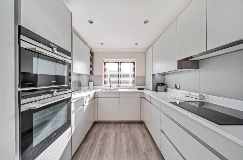 2 bedrooms apartments/flats to sale in Thornbury Square, Highgate-image 11
