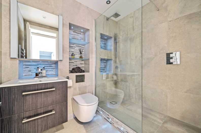 2 bedrooms apartments/flats to sale in Thornbury Square, Highgate-image 2