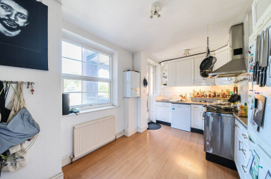 Aylmer Road, East Finchley - N2 view 5