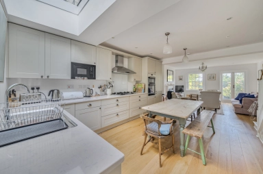 Southwood Lane, London - N6 view 3