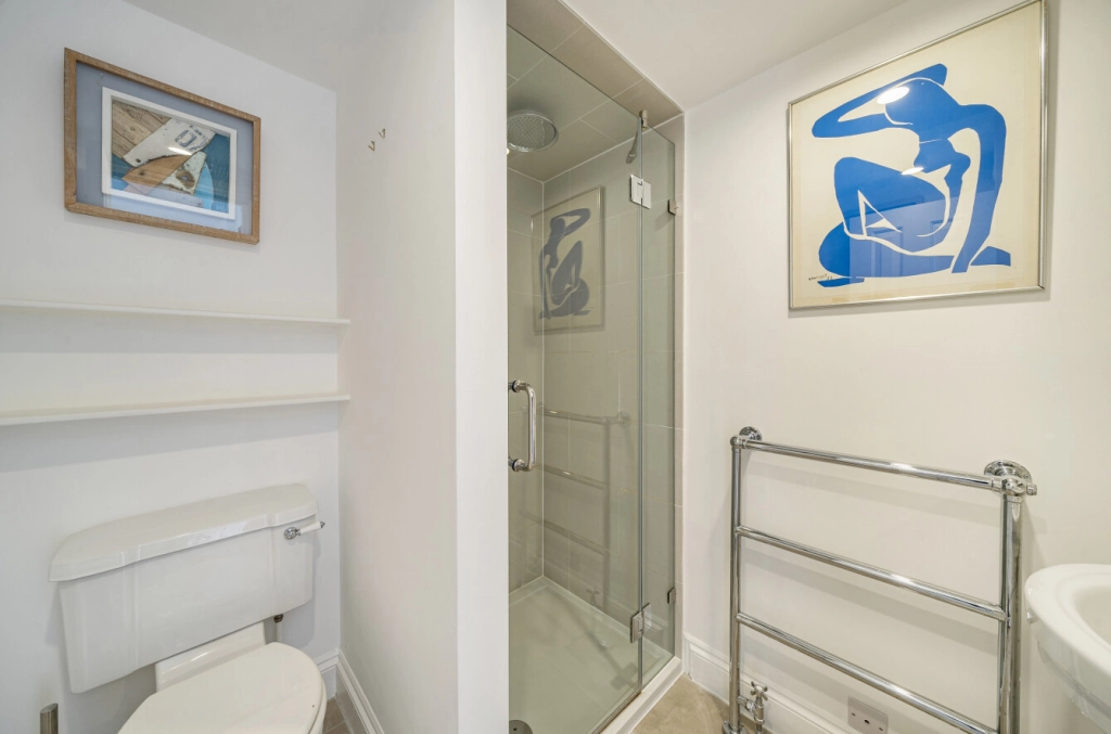 3 bedrooms houses for sale in Southwood Lane, London - N6 view 18
