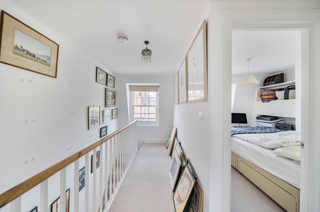 3 bedrooms houses for sale in Southwood Lane, London - N6 view 14