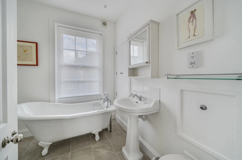 3 bedrooms houses for sale in Southwood Lane, London - N6 view 10