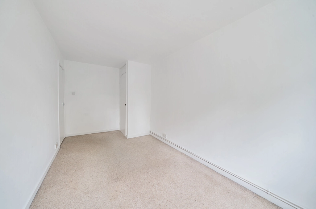 2 bedrooms apartments/flats for sale in Great North Road, East Finchley - N2 view 5