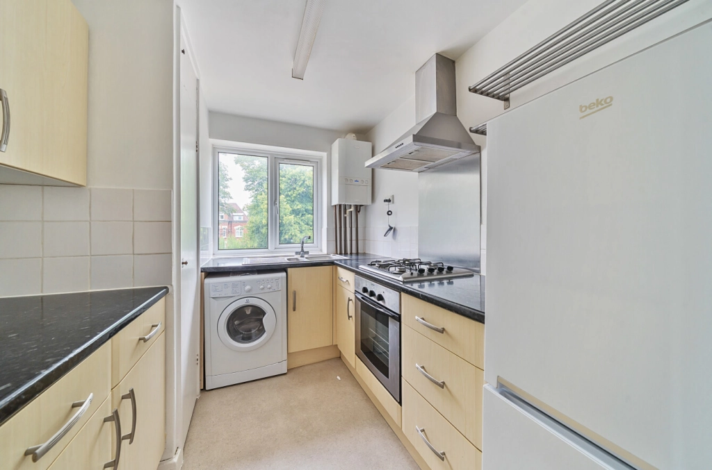 2 bedrooms apartments/flats for sale in Great North Road, East Finchley - N2 view 4
