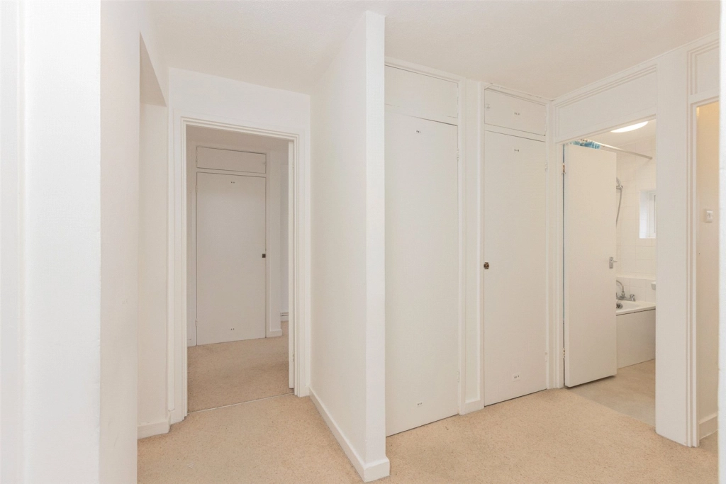 2 bedrooms apartments/flats for sale in Great North Road, East Finchley - N2 view 11