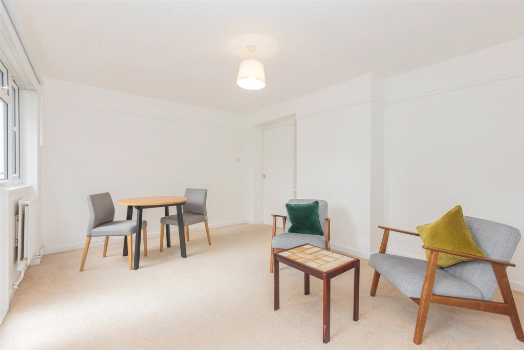 2 bedrooms apartments/flats for sale in Great North Road, East Finchley - N2 view 3