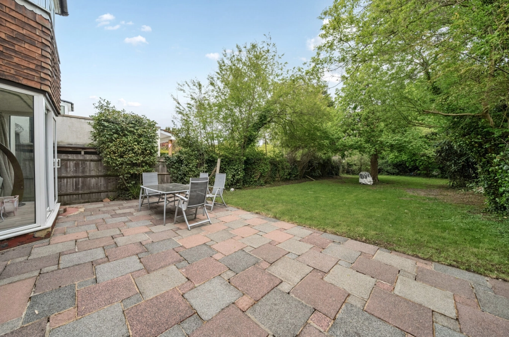 4 bedrooms houses for sale in Aylmer Road, East Finchley - N2 view 1