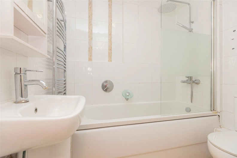 1 bedroom apartments/flats to sale in Waterlow Road, London-image 22