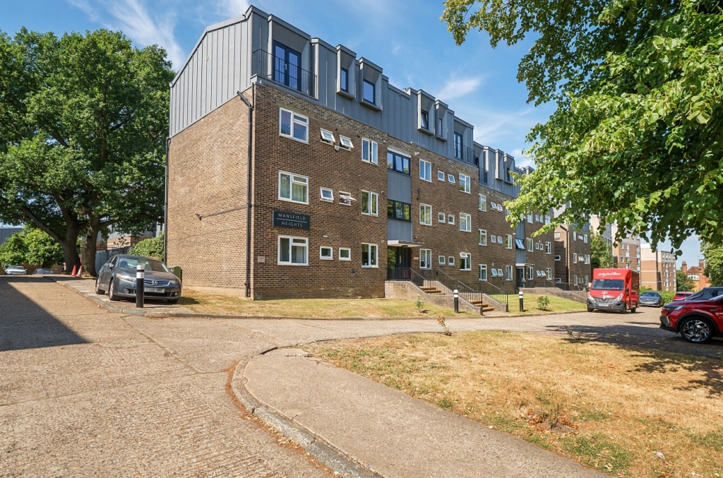 2 bedrooms apartments/flats for sale in Great North Road, London - N2 view 9