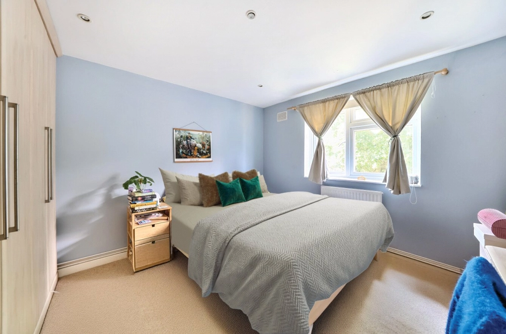 2 bedrooms apartments/flats for sale in Great North Road, London - N2 view 4