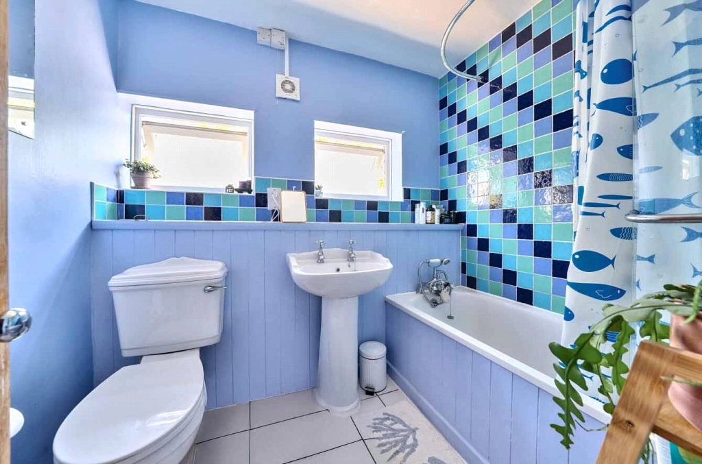 2 bedrooms apartments/flats for sale in Great North Road, London - N2 view 7