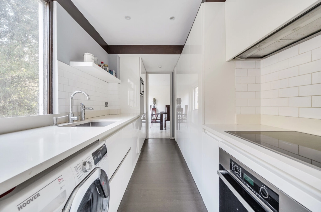 4 bedrooms apartments/flats for sale in North Hill, London - N6 view 7