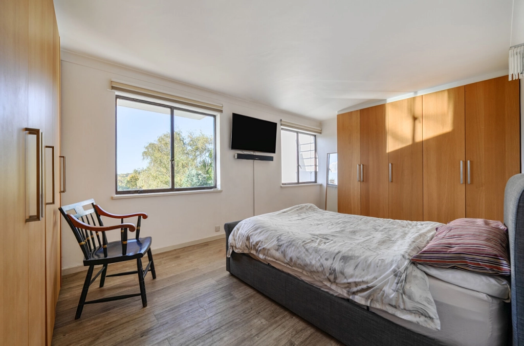 4 bedrooms apartments/flats for sale in North Hill, London - N6 view 10