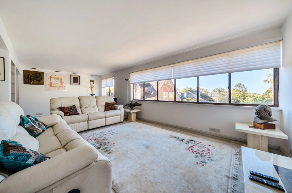 4 bedrooms apartments/flats for sale in North Hill, London - N6 view 4